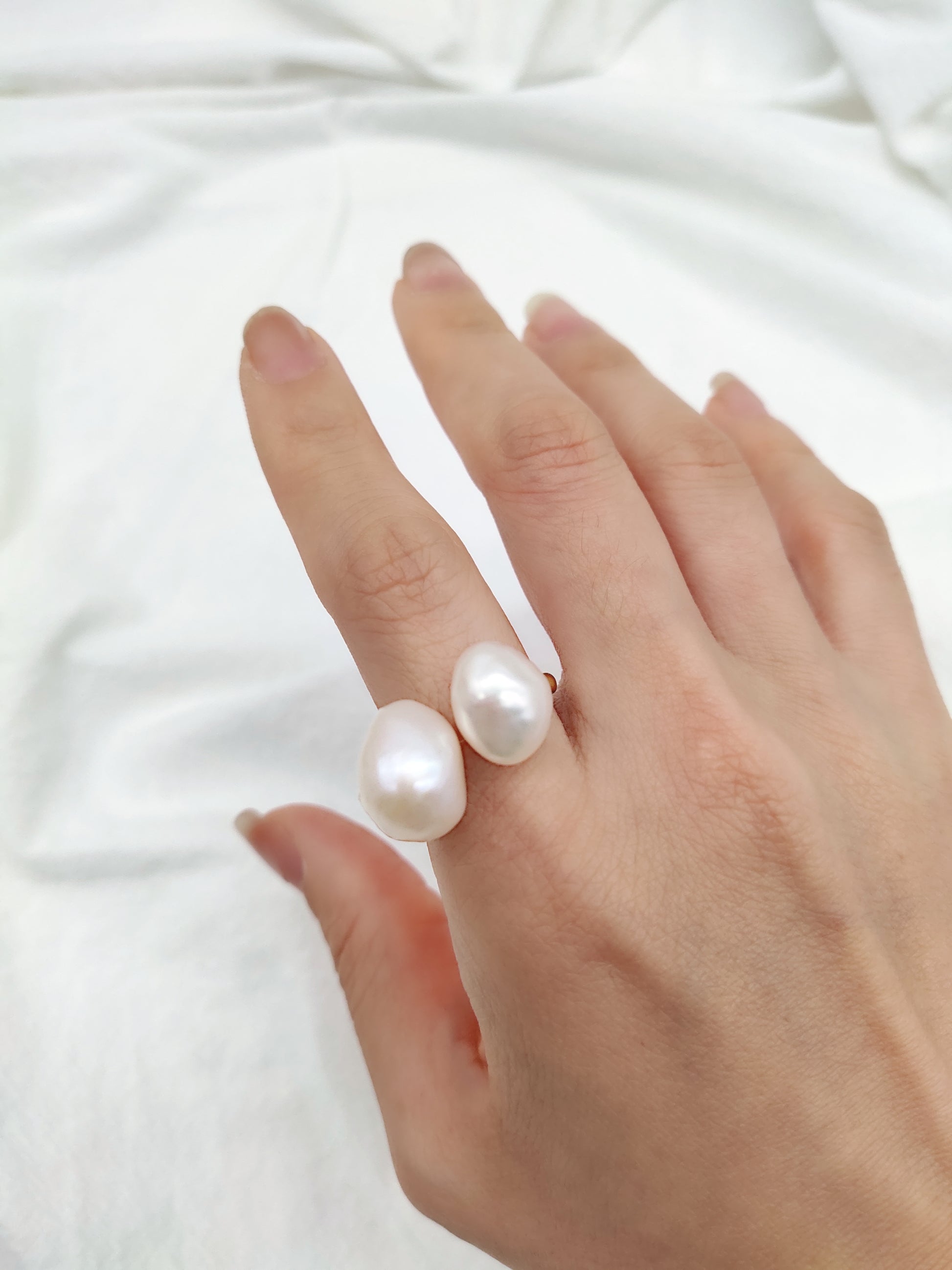 Double pearls ring