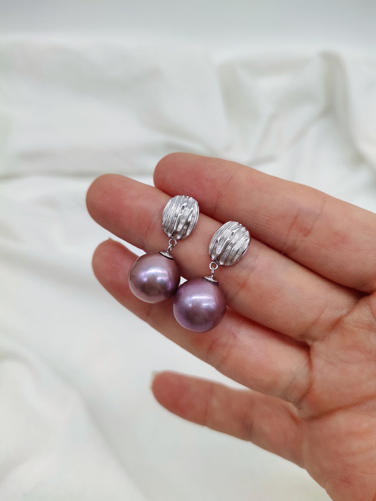 NATURAL PURPLE  PEARL EARRINGS