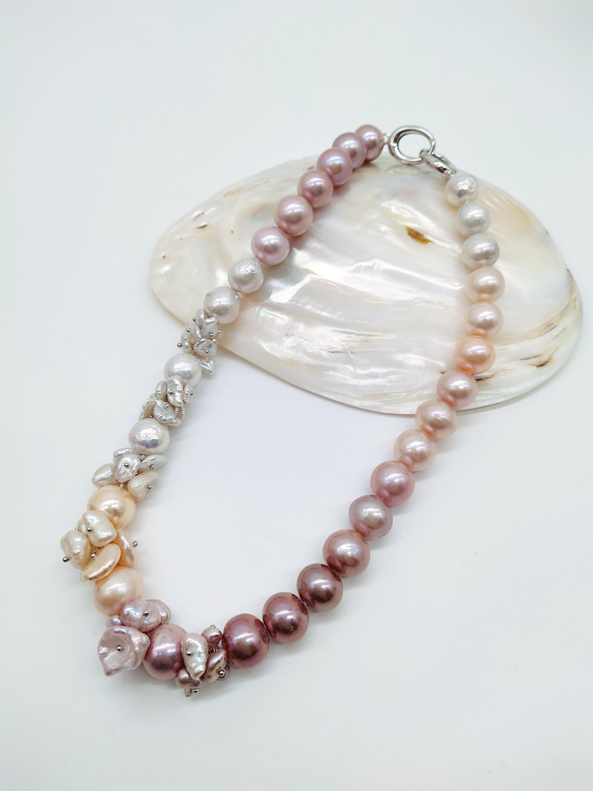 CUSTOM MADE GRADIENT PEARL NACKLACE