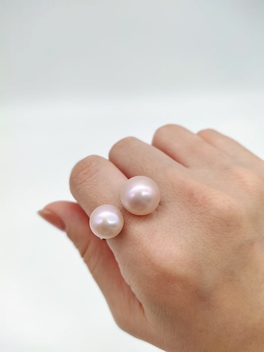 Double pearl ring