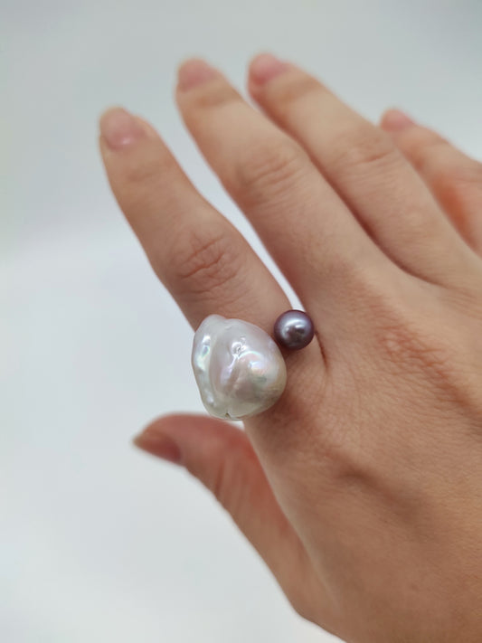 Double pearl ring