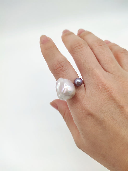 Double pearl ring