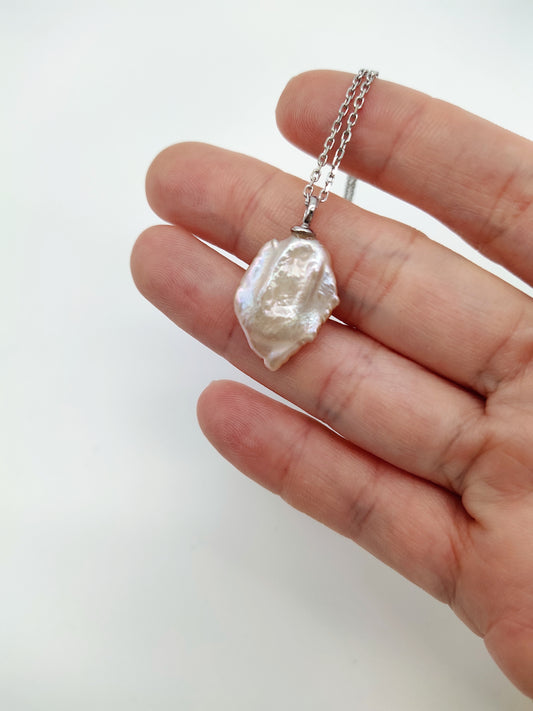 CHAMPAGNE KESHI PEARL PENDANT