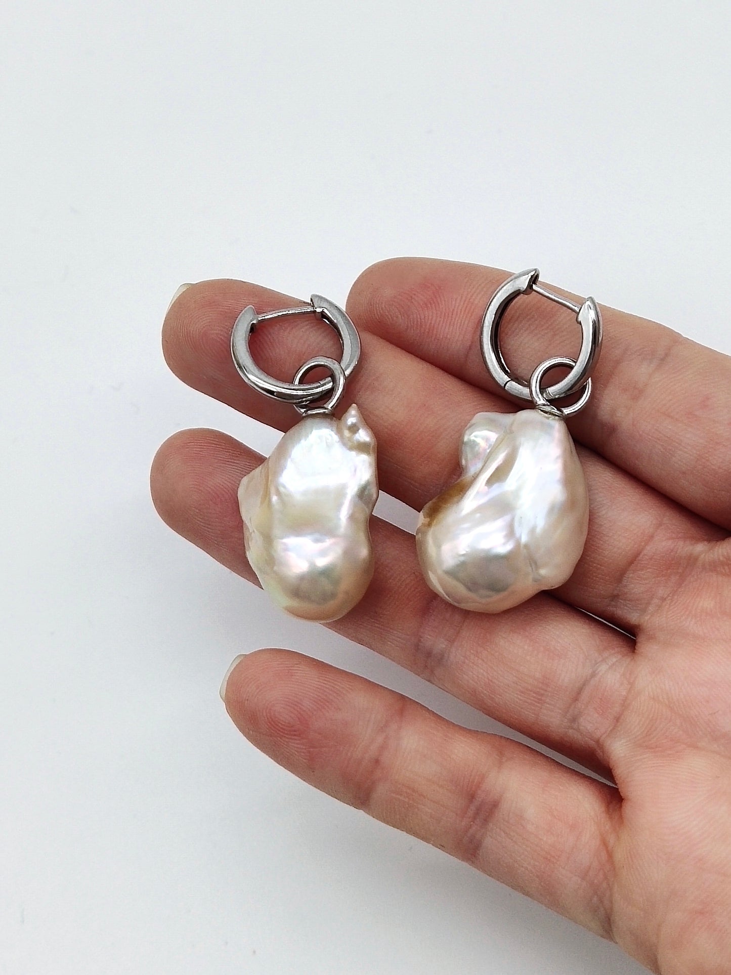 CHAMPAGNE BAROQUE PEARL EARRINGS