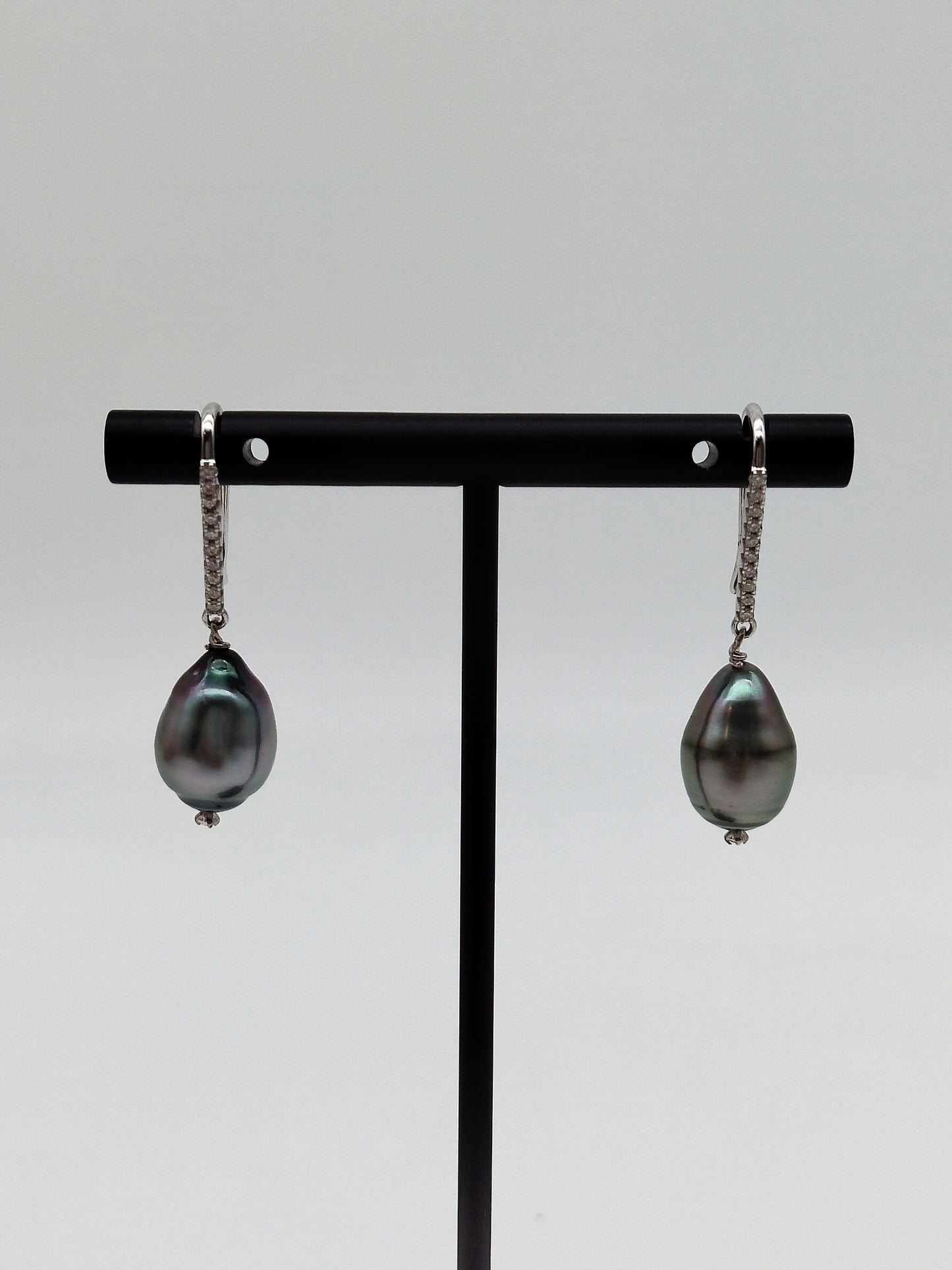 TAHITIAN SOUTH SEA PEARL DROP EARRINGS