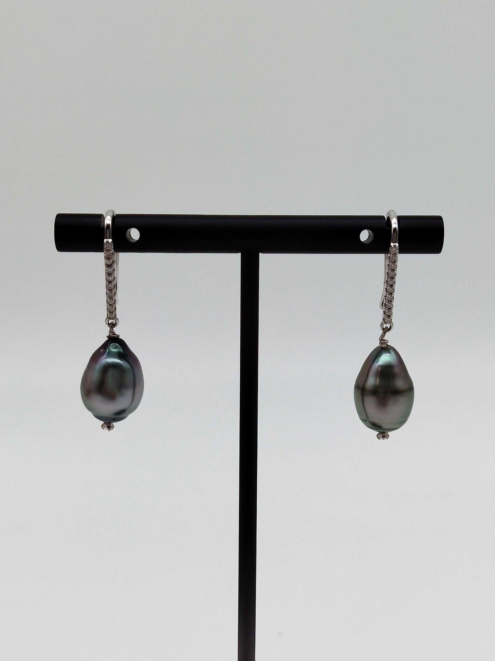 TAHITIAN SOUTH SEA PEARL DROP EARRINGS