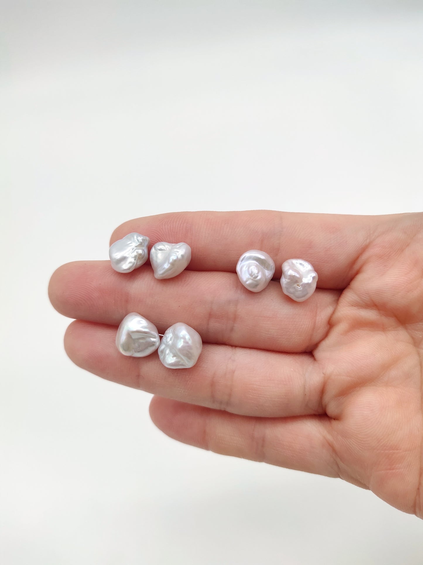 PETAL PEARL STUD EARRINGS - KESHI PEARL