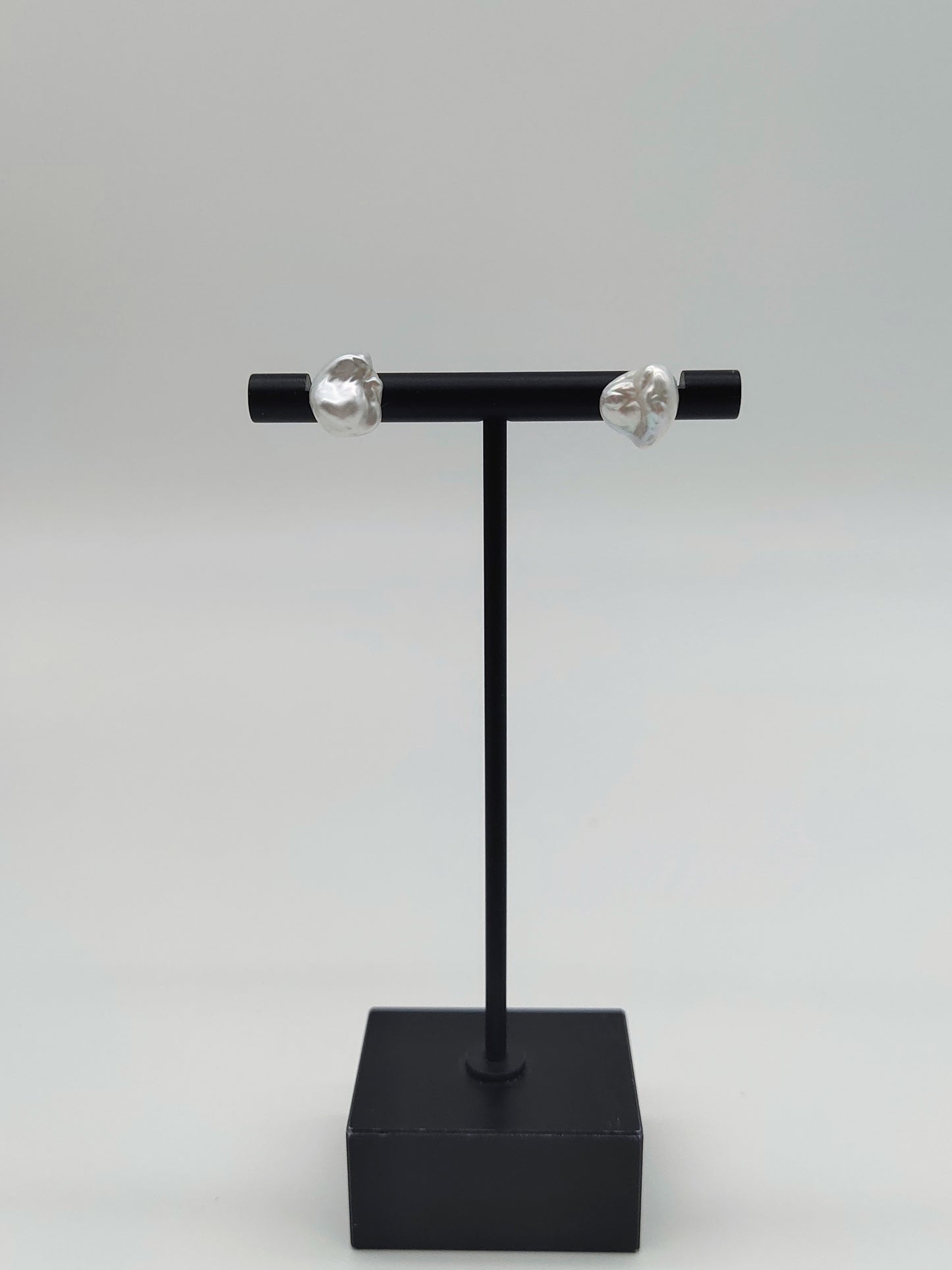 PETAL PEARL STUD EARRINGS - KESHI PEARL