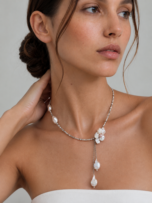 ROMANTIC BLOOM PEARL NECKLACE WITH SILVER BEADS