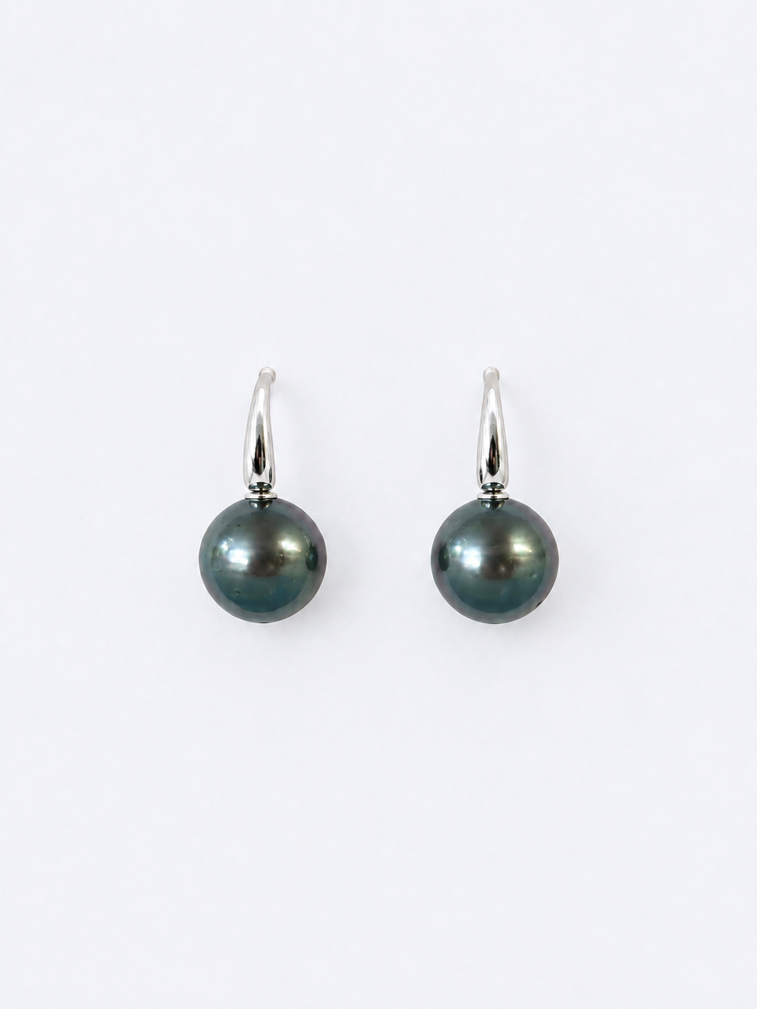 TAHITIAN SOUTH SEA PEARL EARRINGS
