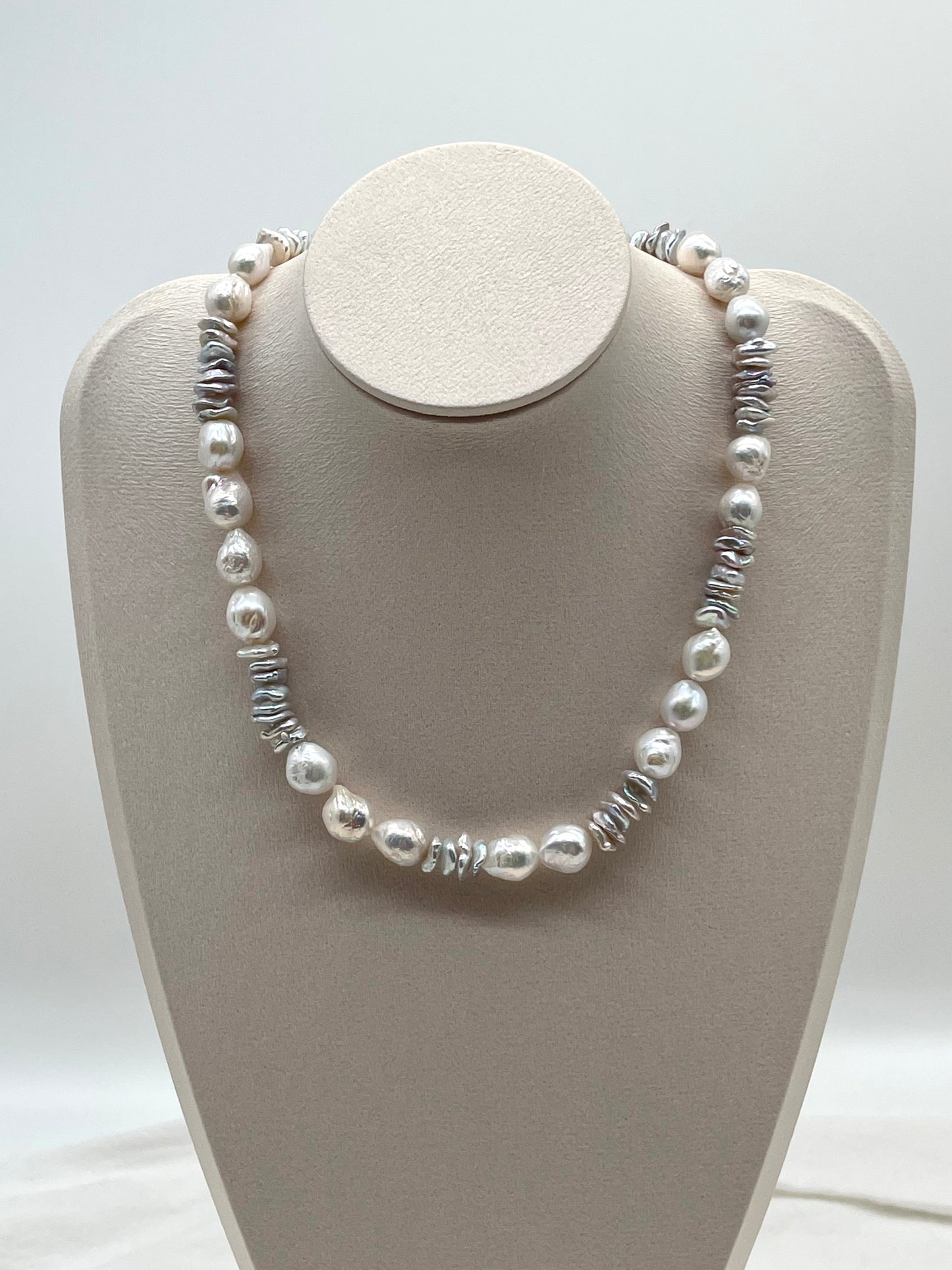 ASHLEY PEARL NECKLACE