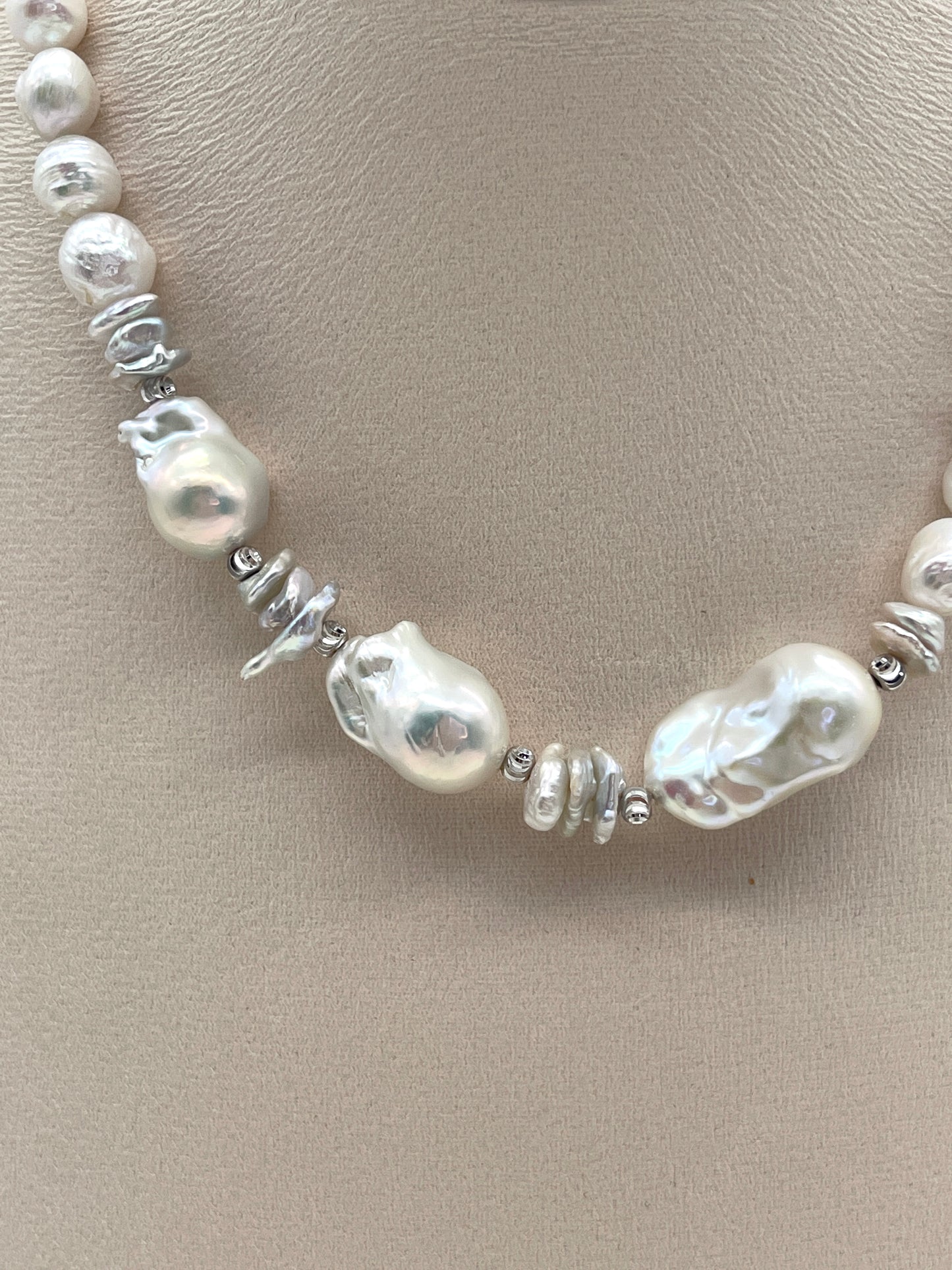 LARGE BAROQUE PEARL NECKLACE