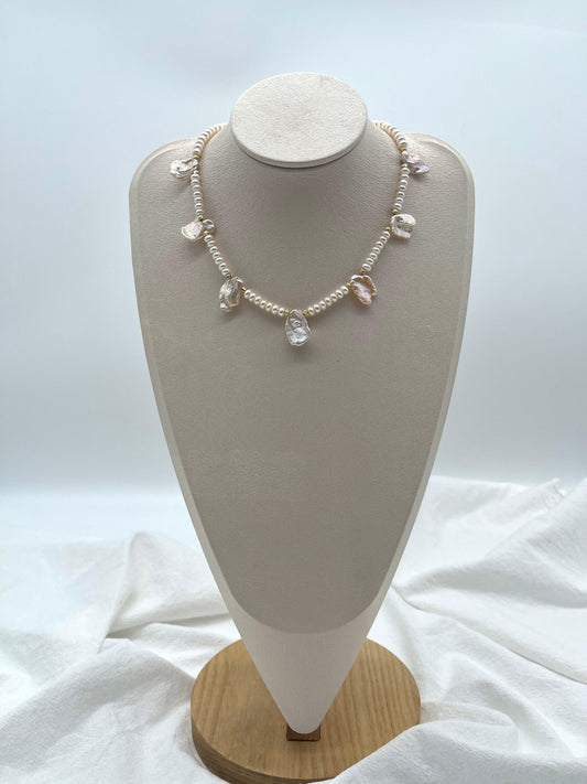 PETAL PEARL CHOKER - MOYZ