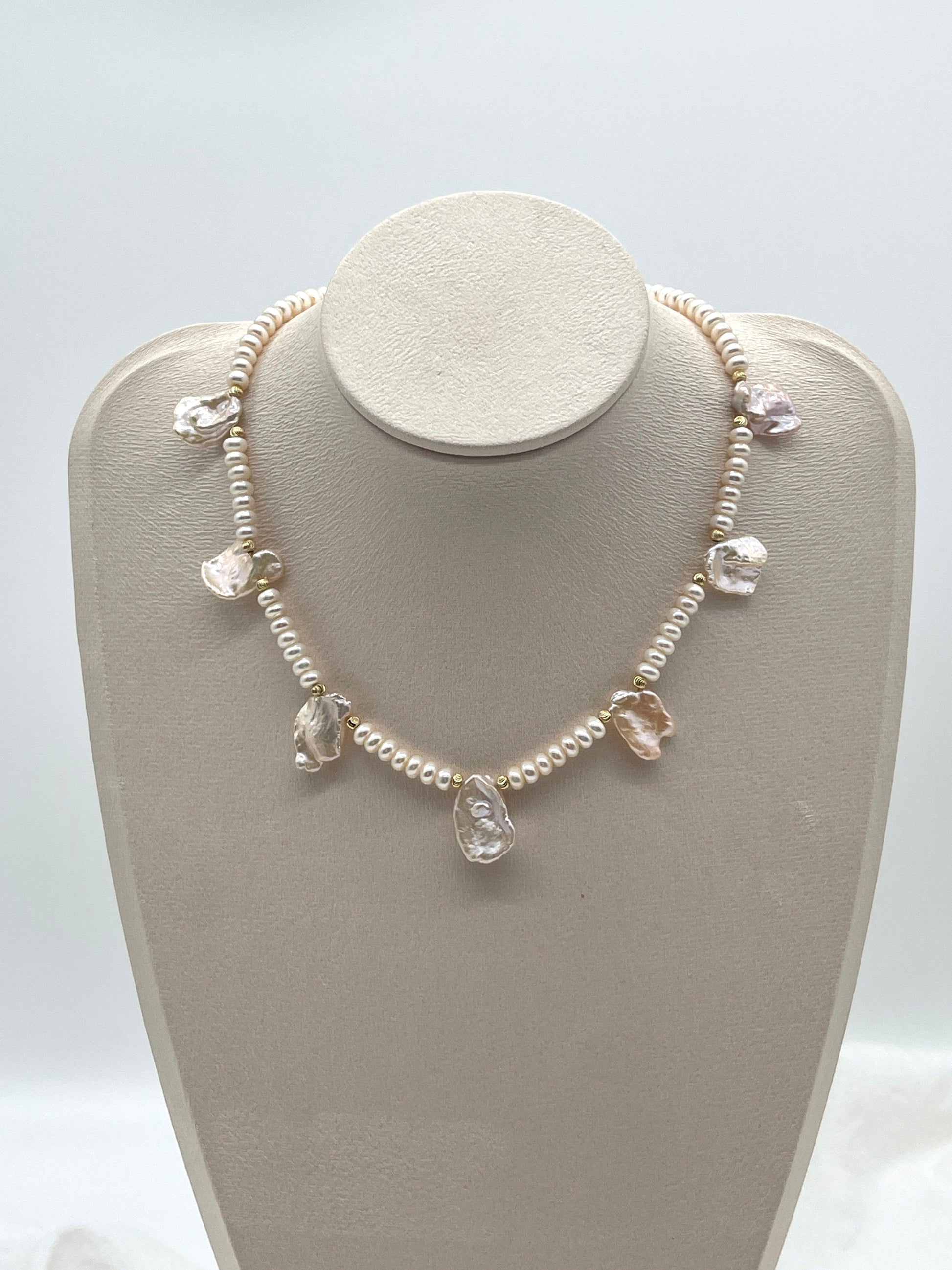 PETAL PEARL CHOKER - MOYZ