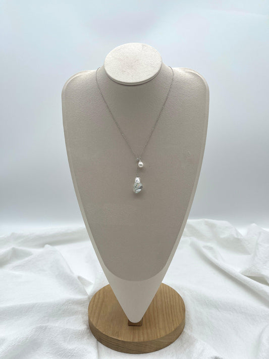 PETAL PEARL ADJUSTABLE Y-NECKLACE - MOYZ